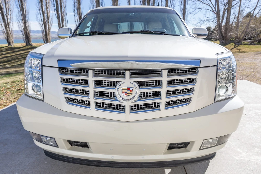 2011 Cadillac Escalade & EXT 3rd Gen - Image 20 of 31