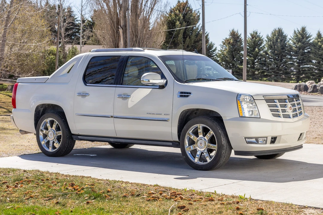 2011 Cadillac Escalade & EXT 3rd Gen - Image 8 of 31