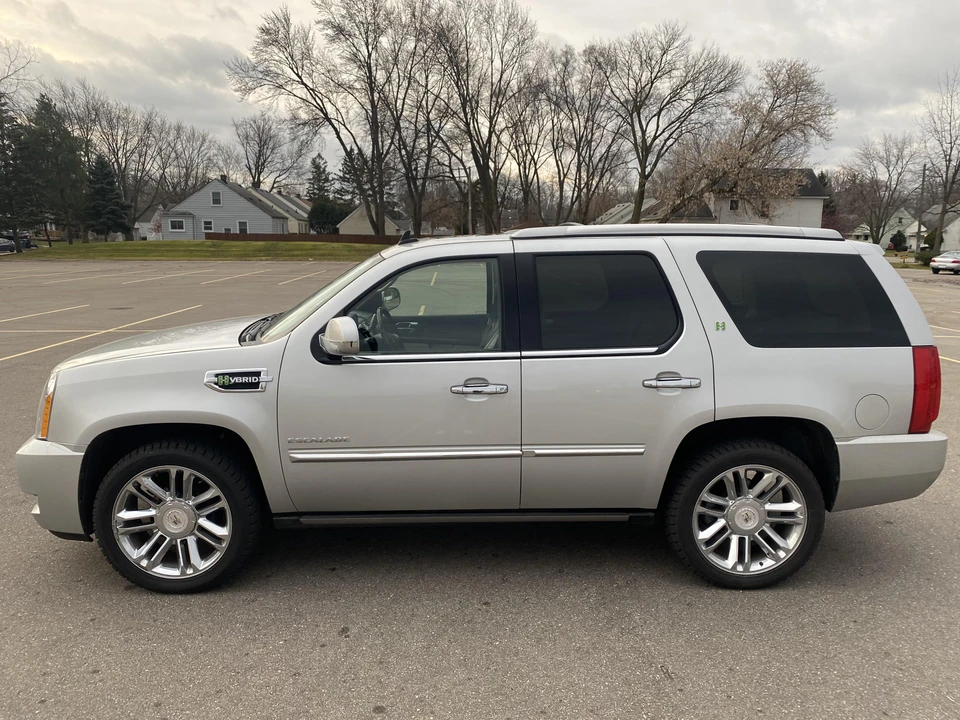 2011 Cadillac Escalade & EXT 3rd Gen - Image 12 of 31