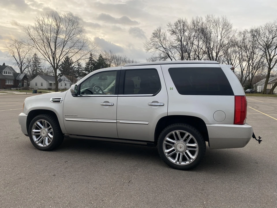 2011 Cadillac Escalade & EXT 3rd Gen - Image 14 of 31