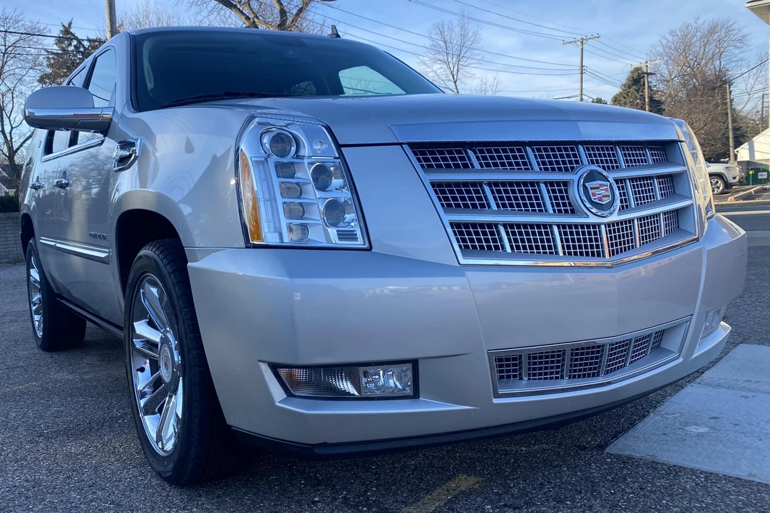 2011 Cadillac Escalade & EXT 3rd Gen - Image 29 of 31