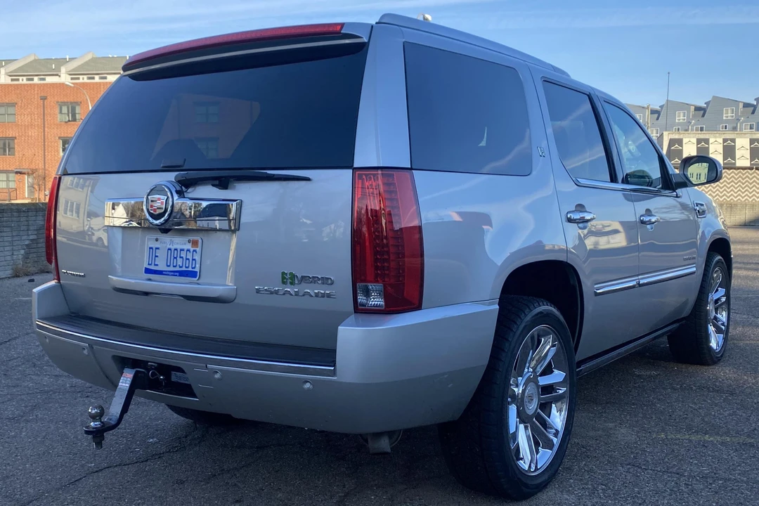 2011 Cadillac Escalade & EXT 3rd Gen - Image 4 of 31