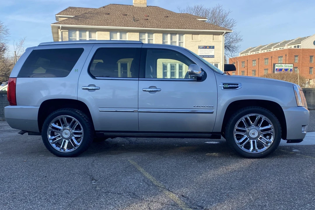 2011 Cadillac Escalade & EXT 3rd Gen - Image 24 of 31