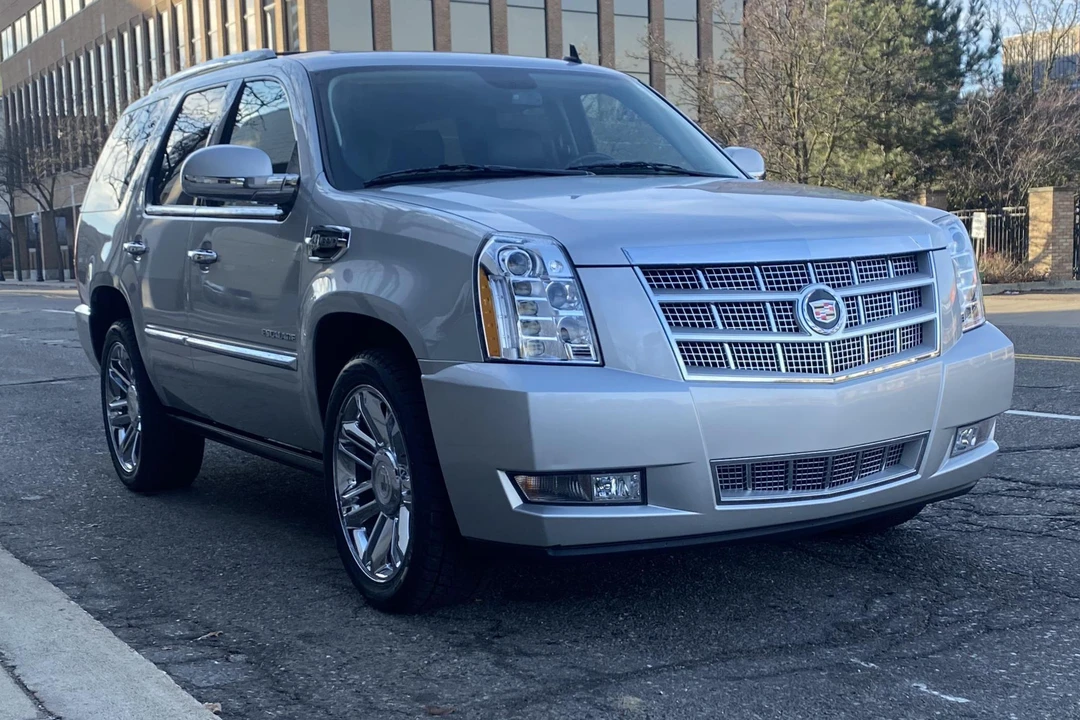 2011 Cadillac Escalade & EXT 3rd Gen - Image 28 of 31