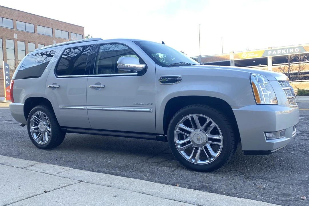 2011 Cadillac Escalade & EXT 3rd Gen - Image 25 of 31