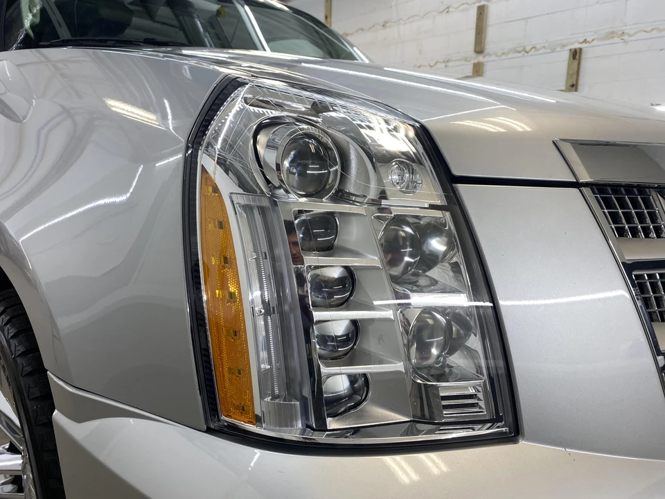 2011 Cadillac Escalade & EXT 3rd Gen - Image 30 of 31