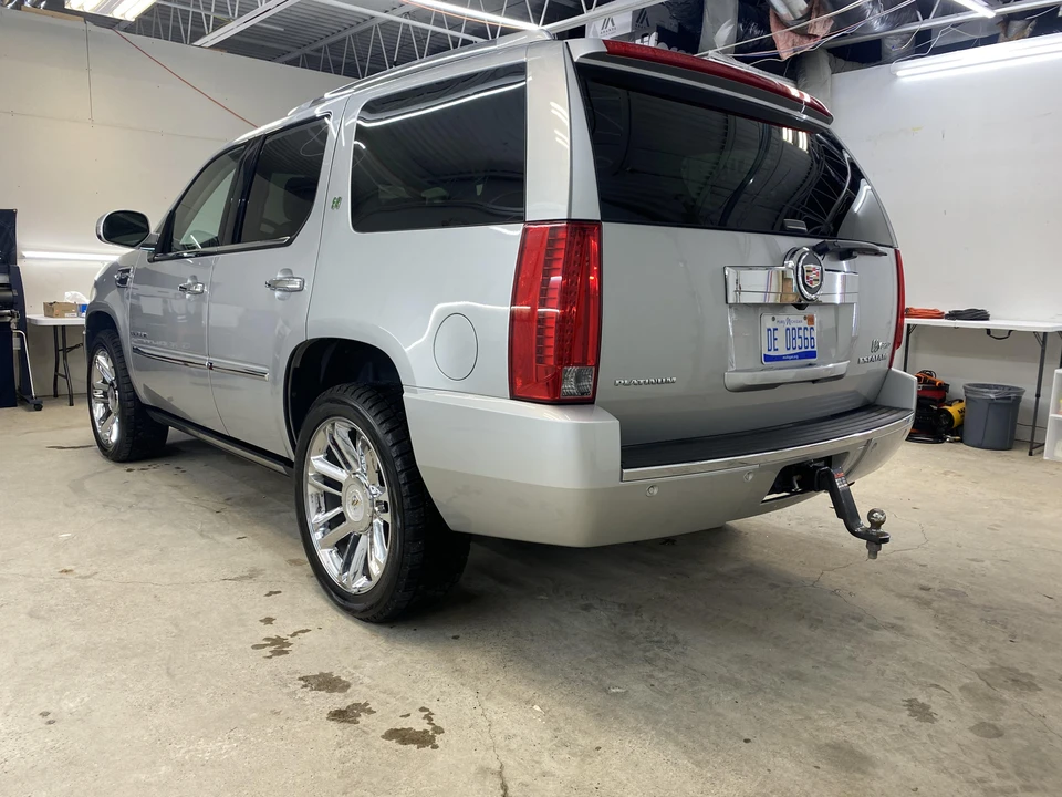 2011 Cadillac Escalade & EXT 3rd Gen - Image 16 of 31