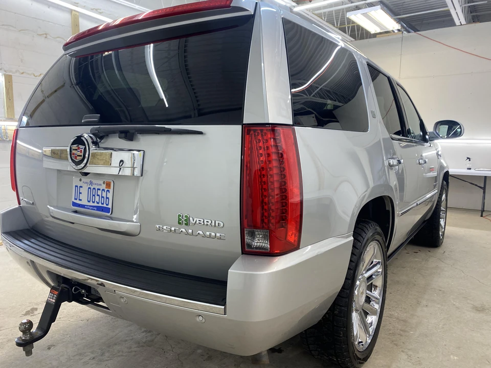 2011 Cadillac Escalade & EXT 3rd Gen - Image 23 of 31