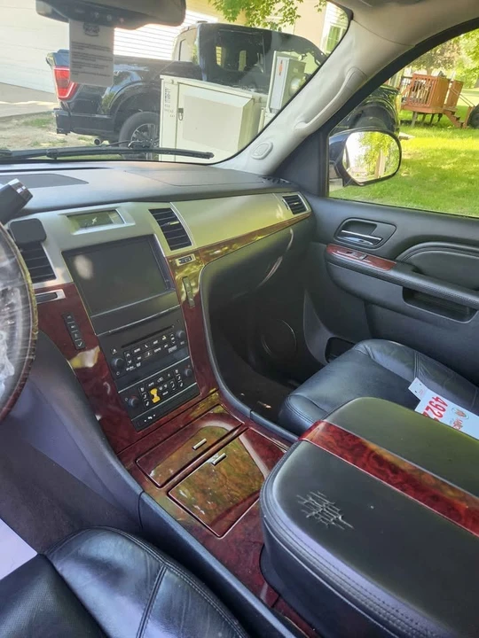 2011 Cadillac Escalade & EXT 3rd Gen - Image 9 of 9