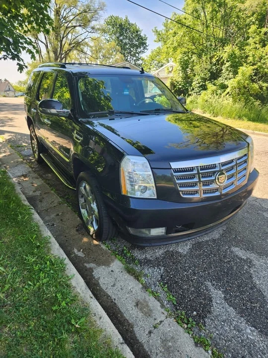 2011 Cadillac Escalade & EXT 3rd Gen - Image 5 of 9