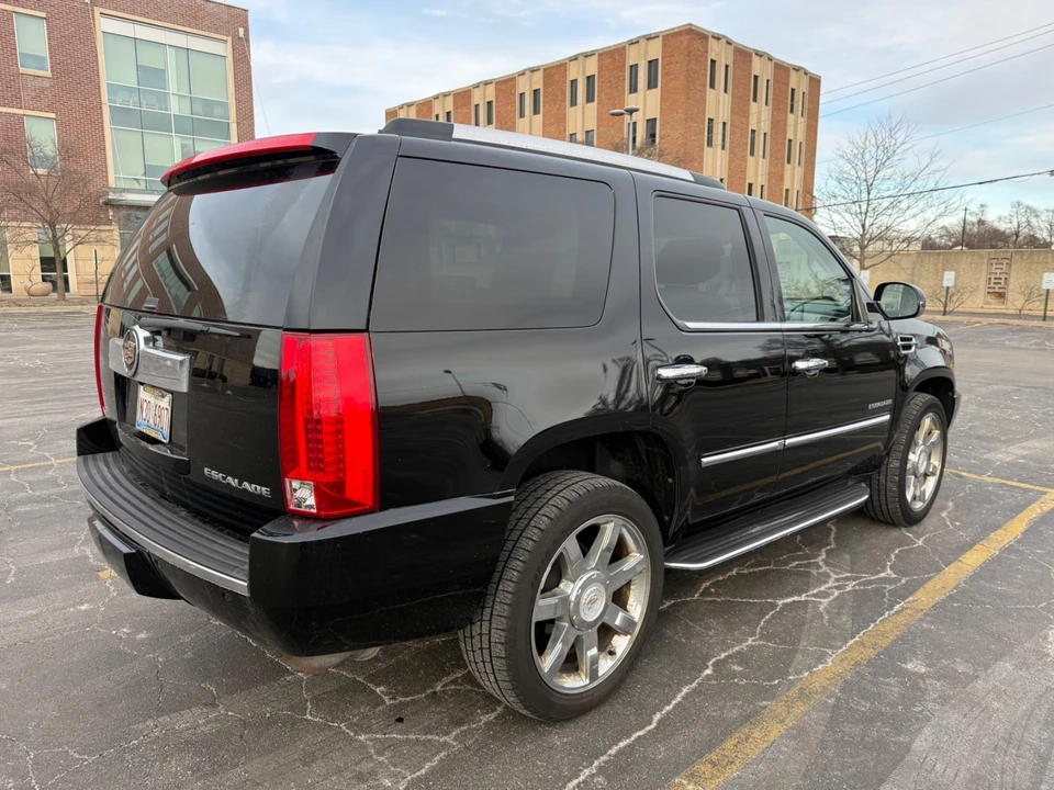 2011 Cadillac Escalade & EXT 3rd Gen - Image 9 of 21