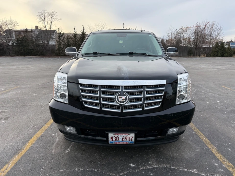 2011 Cadillac Escalade & EXT 3rd Gen - Image 2 of 21
