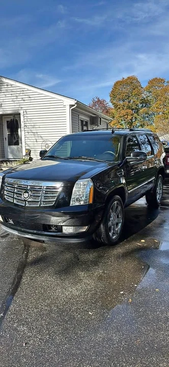 2011 Cadillac Escalade & EXT 2nd Gen - Image 2 of 10