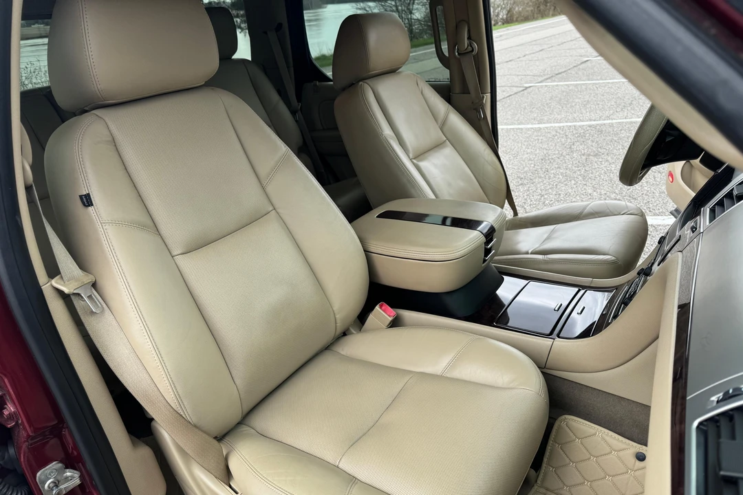 2011 Cadillac Escalade & EXT 3rd Gen - Image 25 of 31