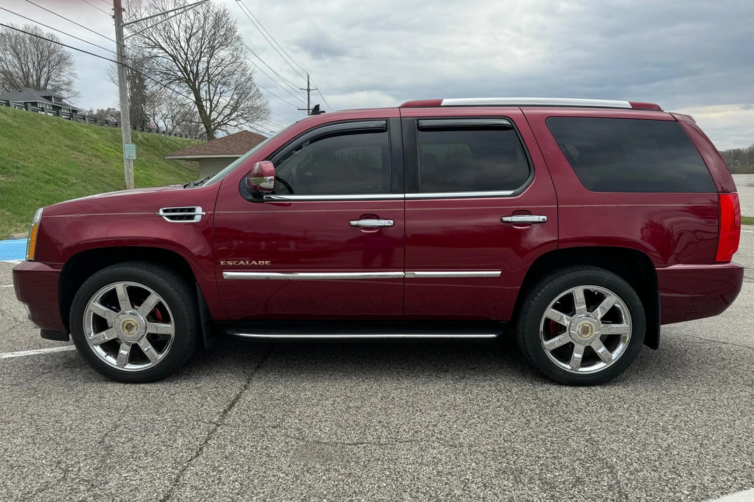 2011 Cadillac Escalade & EXT 3rd Gen - Image 3 of 31