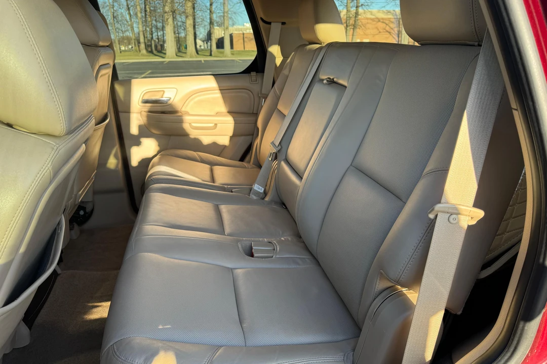 2011 Cadillac Escalade & EXT 3rd Gen - Image 26 of 31