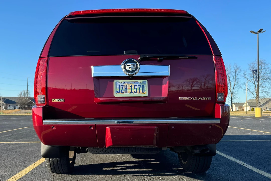 2011 Cadillac Escalade & EXT 3rd Gen - Image 5 of 31