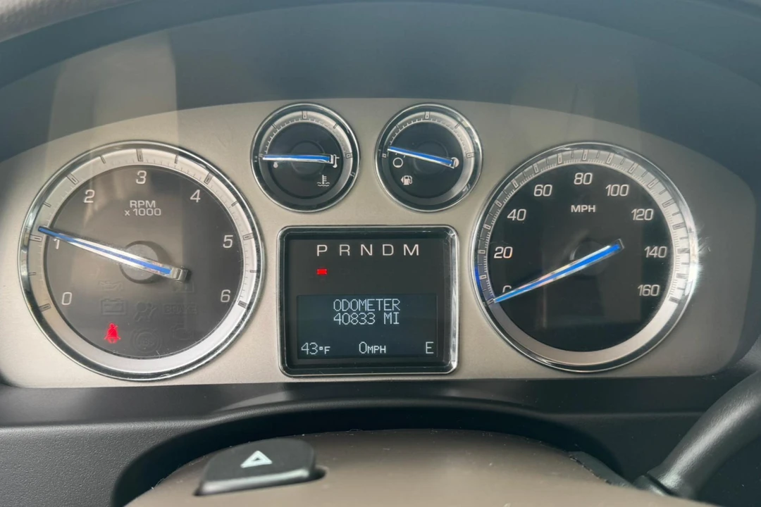 2011 Cadillac Escalade & EXT 3rd Gen - Image 27 of 31