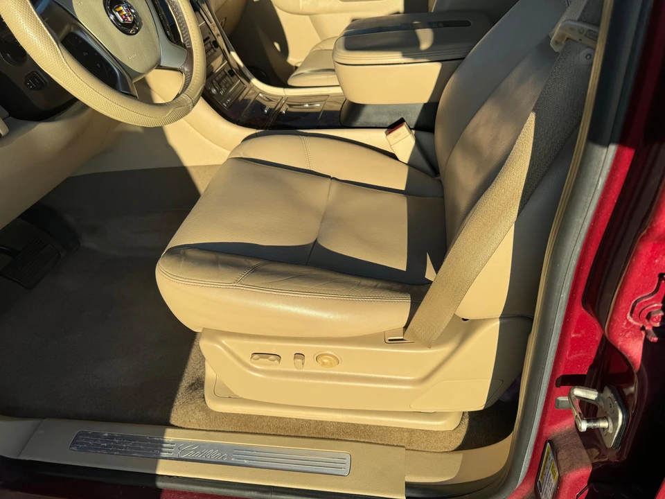 2011 Cadillac Escalade & EXT 3rd Gen - Image 29 of 31