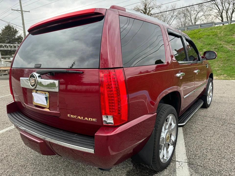 2011 Cadillac Escalade & EXT 3rd Gen - Image 14 of 31