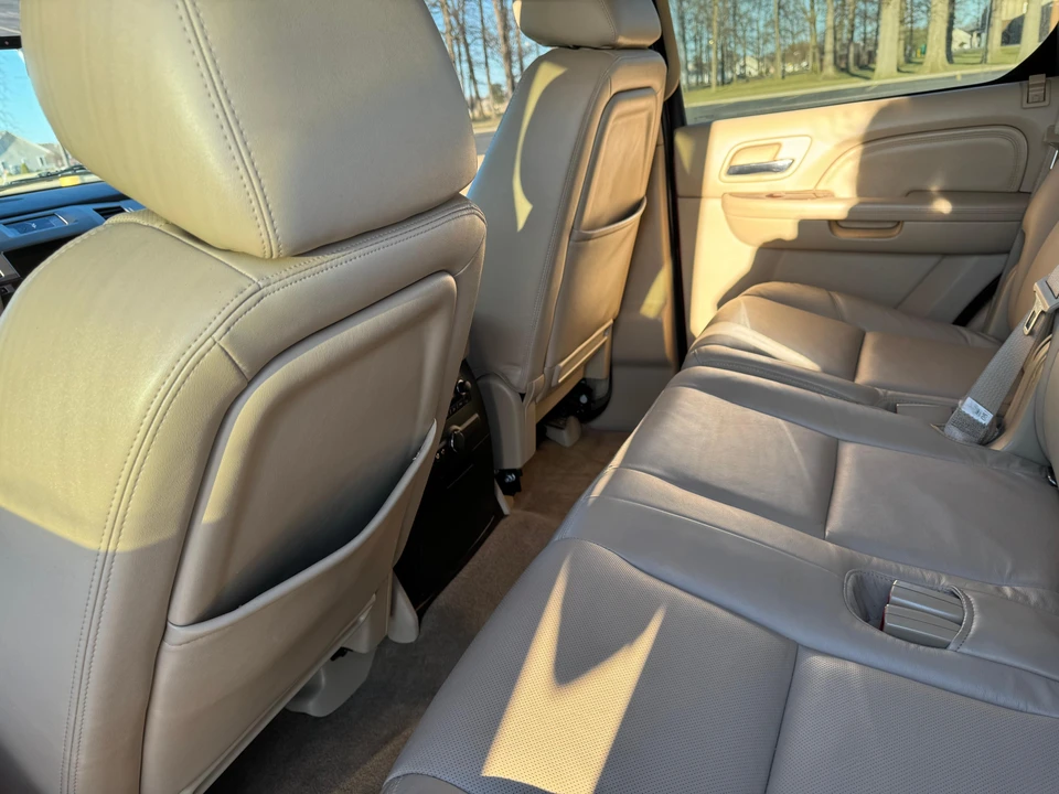 2011 Cadillac Escalade & EXT 3rd Gen - Image 30 of 31