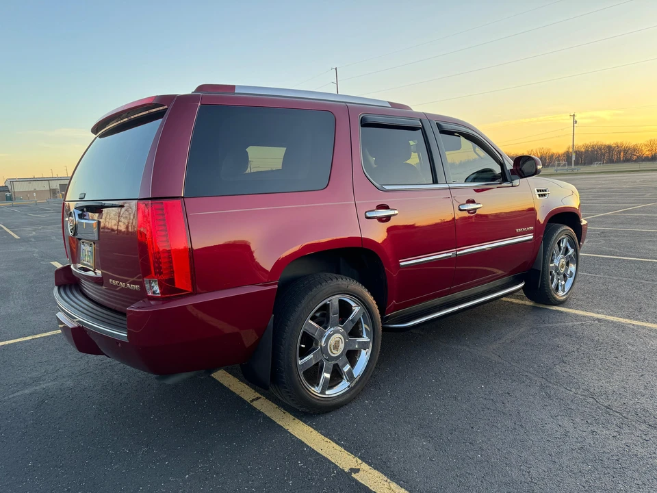 2011 Cadillac Escalade & EXT 3rd Gen - Image 15 of 31