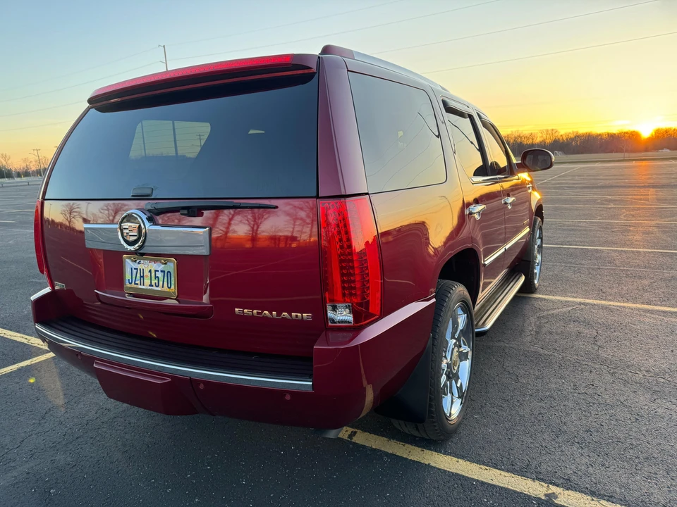 2011 Cadillac Escalade & EXT 3rd Gen - Image 13 of 31