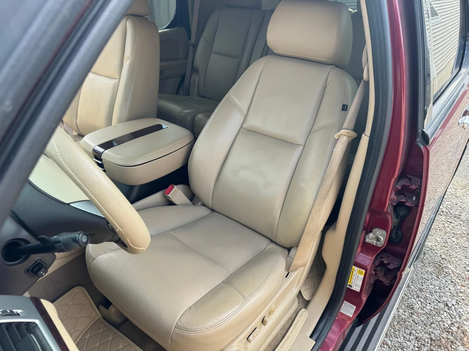 2011 Cadillac Escalade & EXT 3rd Gen - Image 28 of 31