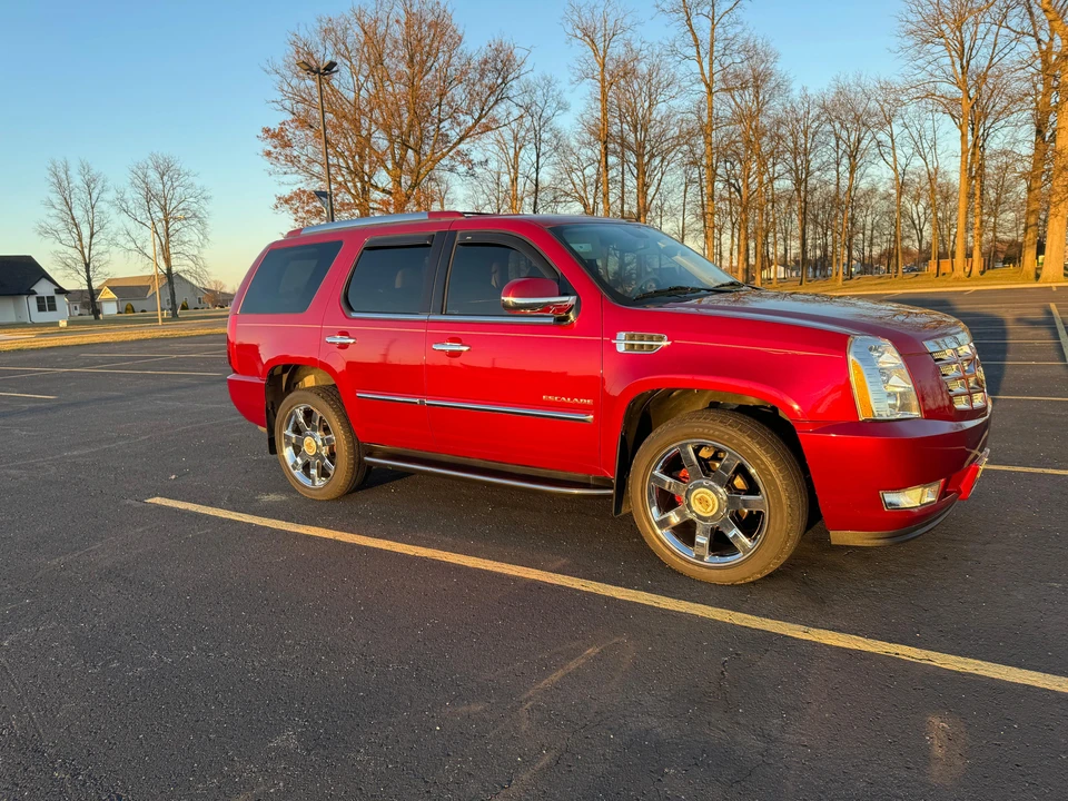 2011 Cadillac Escalade & EXT 3rd Gen - Image 17 of 31