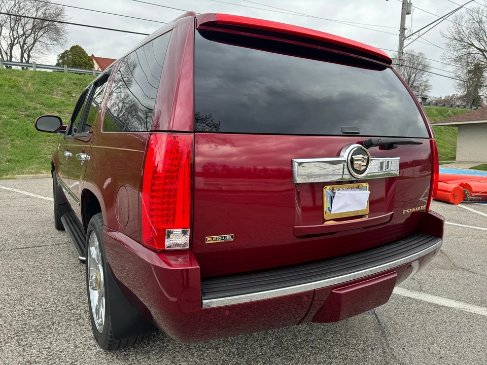 2011 Cadillac Escalade & EXT 3rd Gen - Image 10 of 31