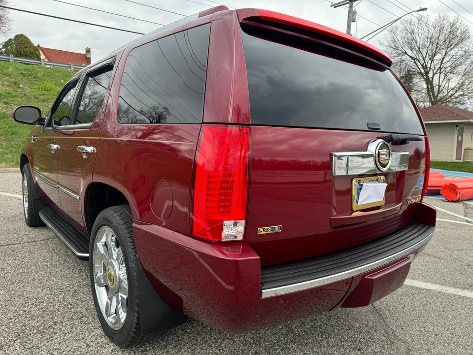 2011 Cadillac Escalade & EXT 3rd Gen - Image 9 of 31