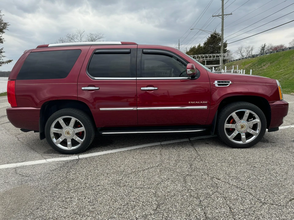 2011 Cadillac Escalade & EXT 3rd Gen - Image 16 of 31