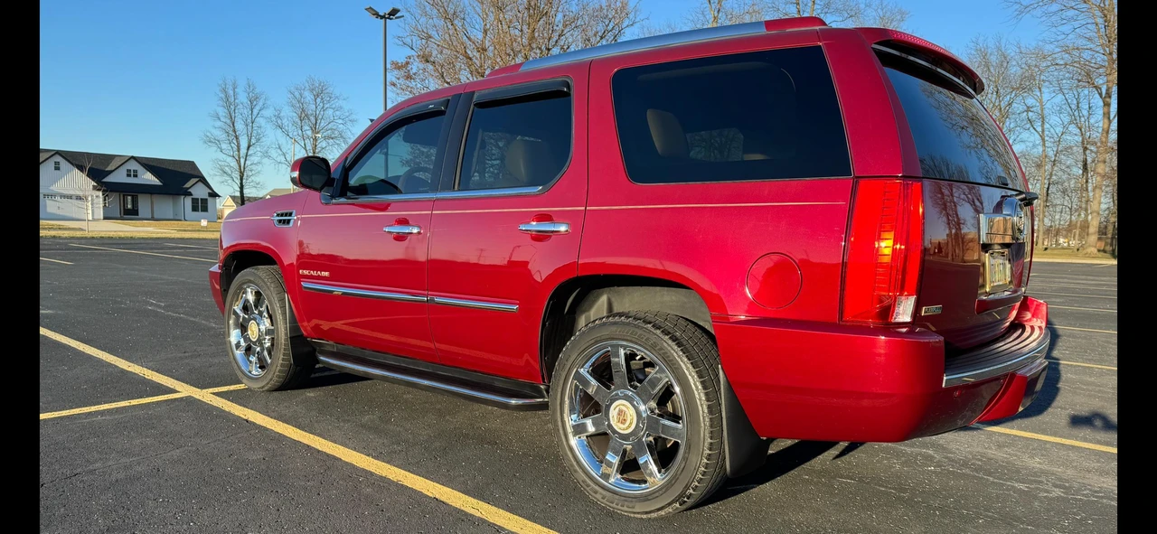2011 Cadillac Escalade & EXT 3rd Gen - Image 8 of 31