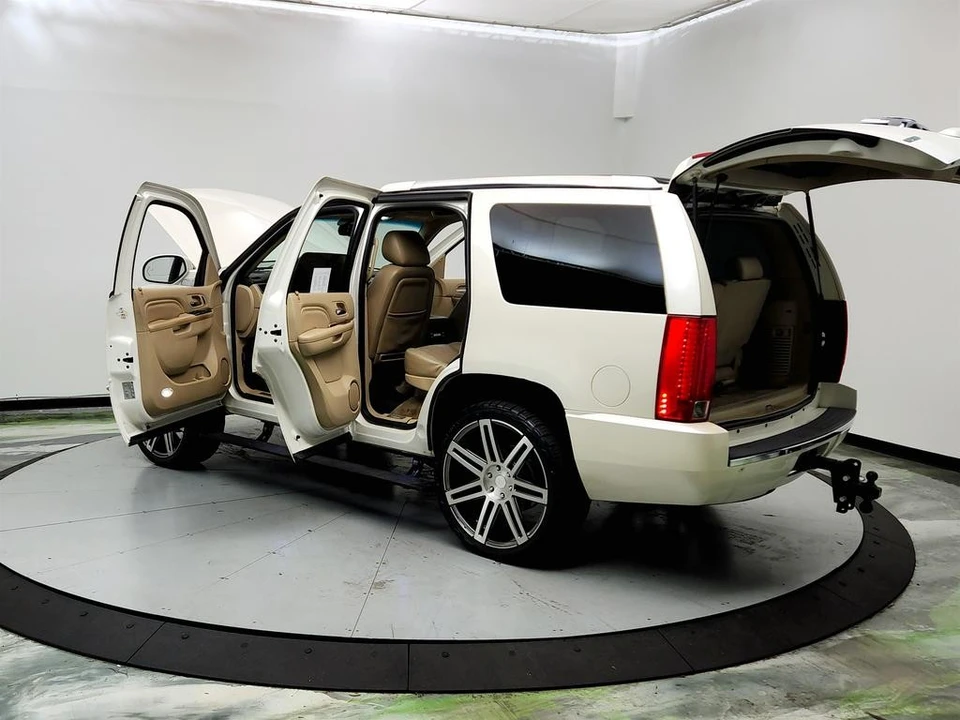 2011 Cadillac Escalade & EXT 3rd Gen - Image 12 of 12