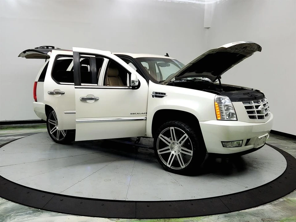 2011 Cadillac Escalade & EXT 3rd Gen - Image 10 of 12