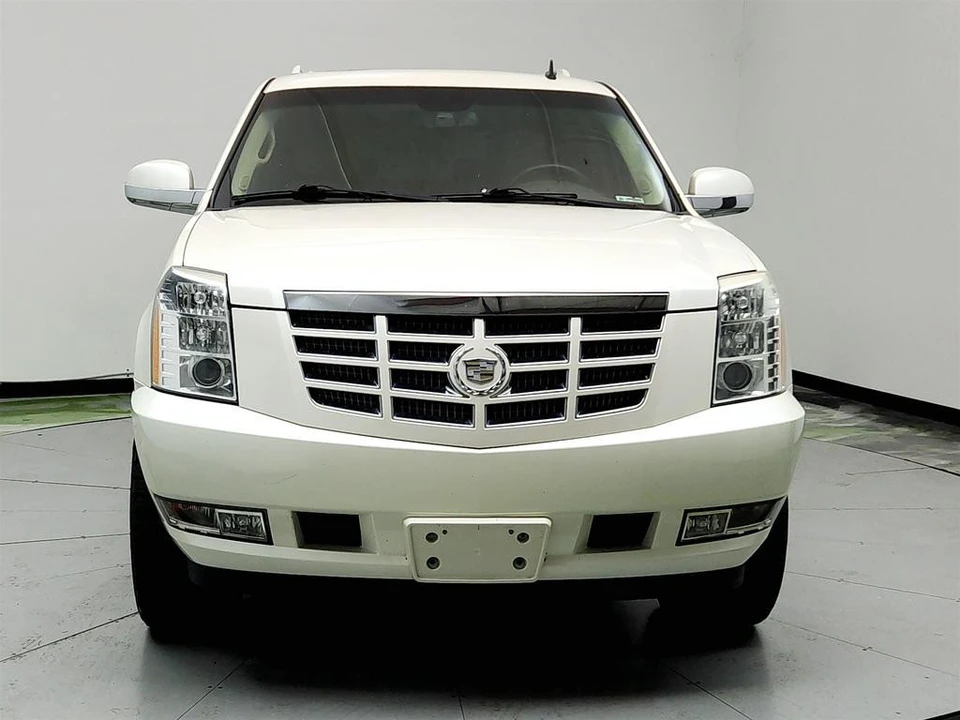 2011 Cadillac Escalade & EXT 3rd Gen - Image 2 of 12