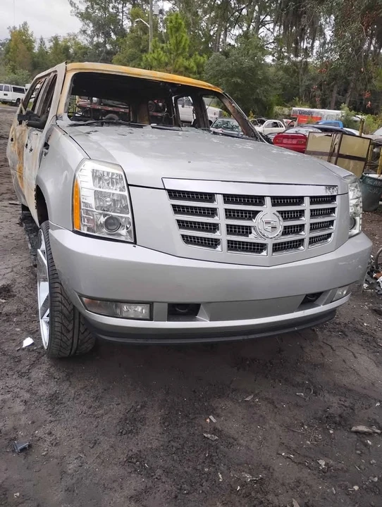 2011 Cadillac Escalade & EXT 3rd Gen - Image 5 of 5