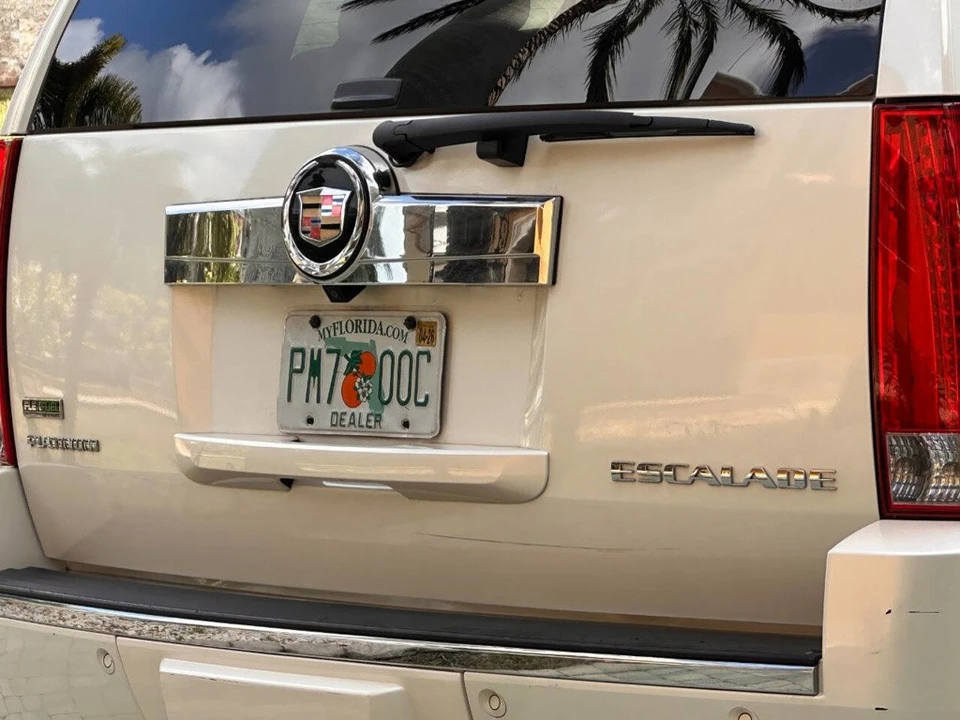 2011 Cadillac Escalade & EXT 3rd Gen - Image 7 of 21