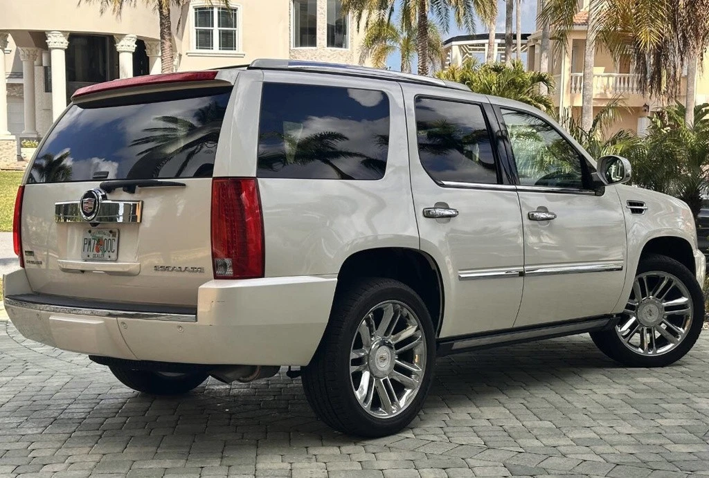2011 Cadillac Escalade & EXT 3rd Gen - Image 5 of 21