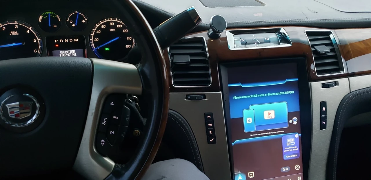 2011 Cadillac Escalade & EXT 3rd Gen - Image 11 of 18