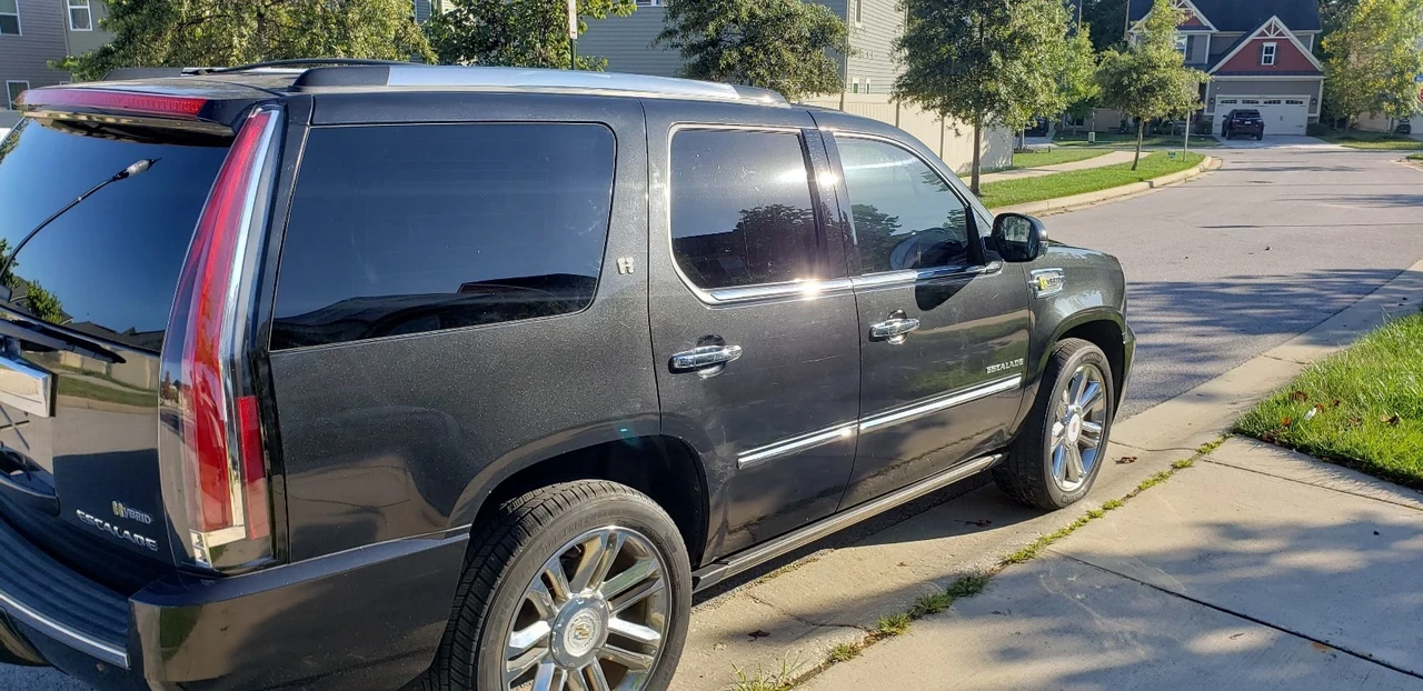 2011 Cadillac Escalade & EXT 3rd Gen - Image 8 of 18