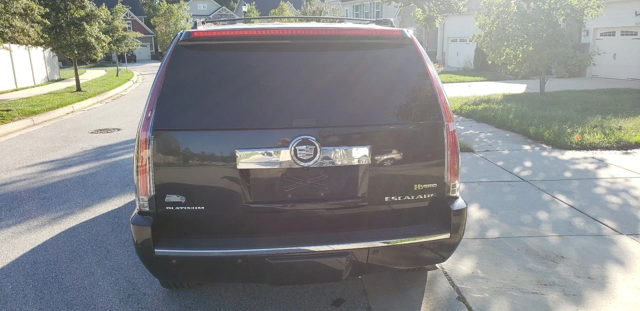 2011 Cadillac Escalade & EXT 3rd Gen - Image 9 of 18