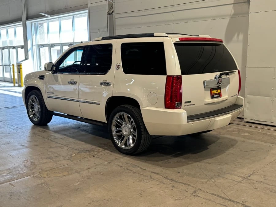 2011 Cadillac Escalade & EXT 3rd Gen - Image 2 of 14