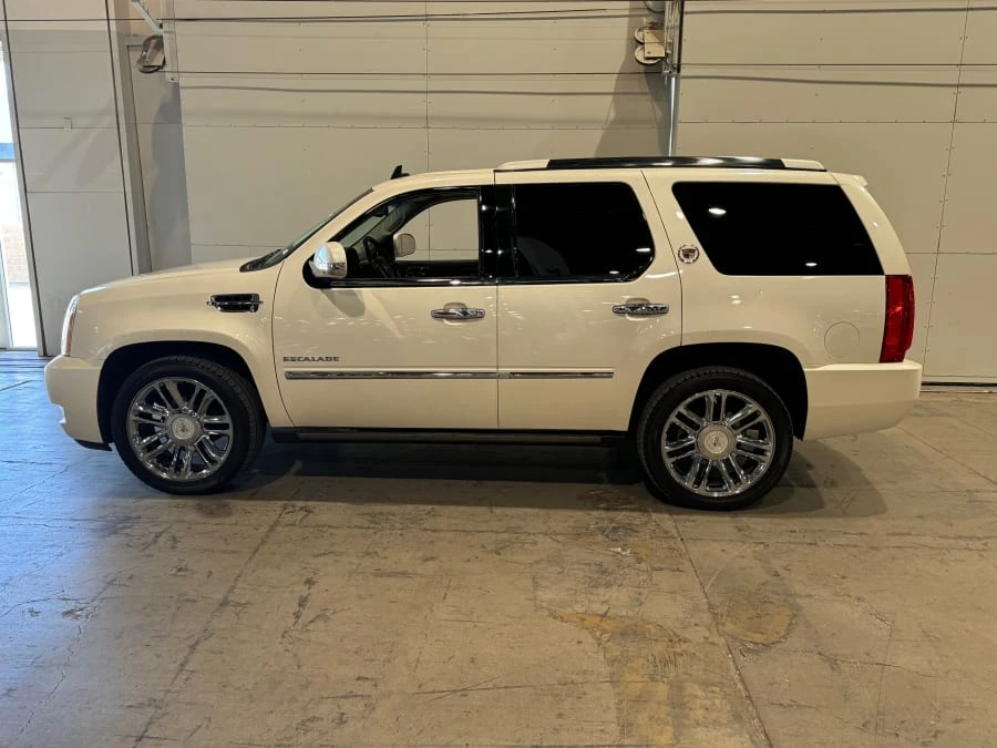 2011 Cadillac Escalade & EXT 3rd Gen - Image 3 of 14