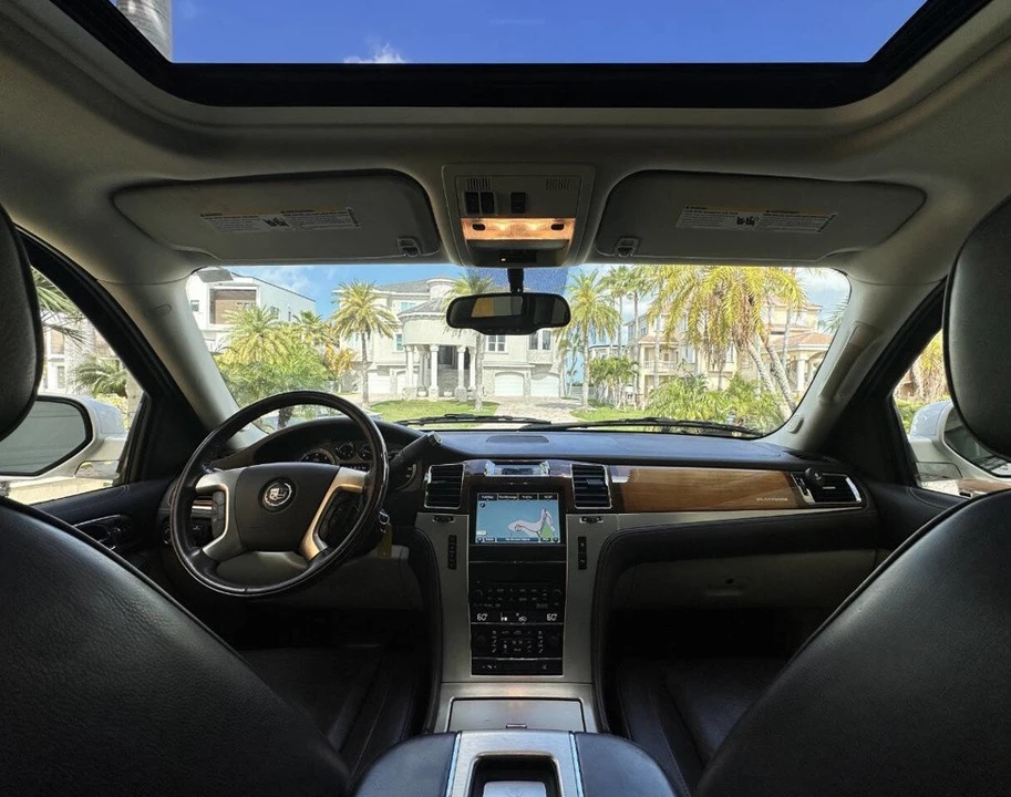 2011 Cadillac Escalade & EXT 3rd Gen - Image 10 of 21