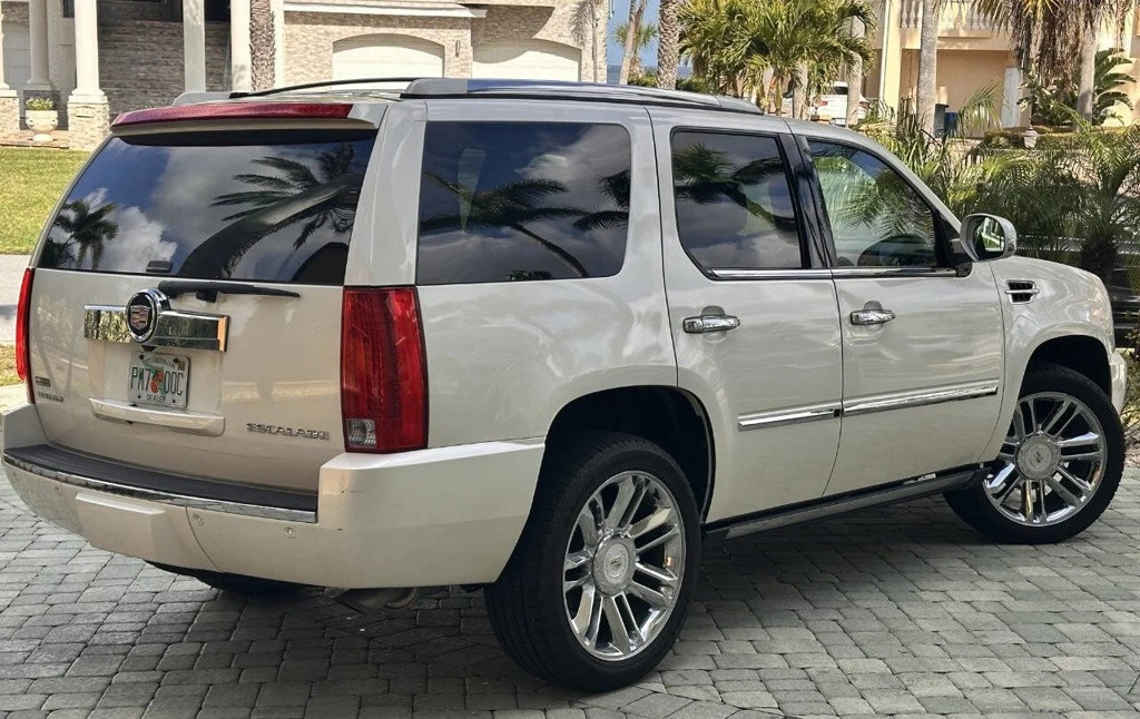 2011 Cadillac Escalade & EXT 3rd Gen - Image 8 of 21