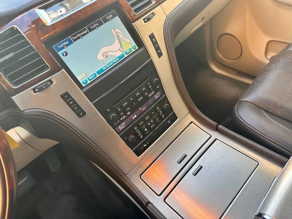 2011 Cadillac Escalade & EXT 3rd Gen - Image 16 of 21
