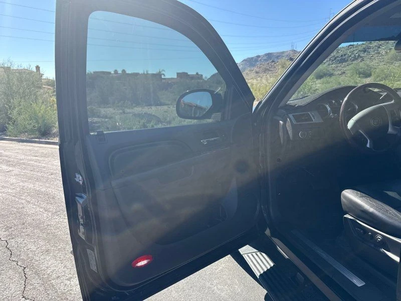 2011 Cadillac Escalade & EXT 3rd Gen - Image 10 of 21