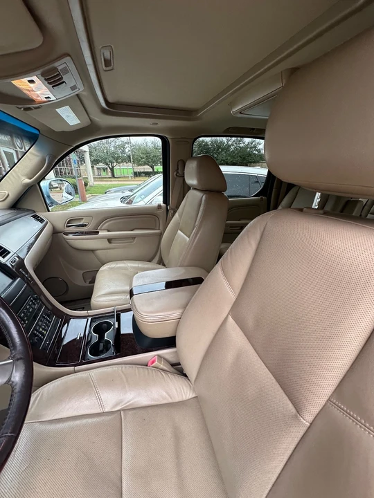 2011 Cadillac Escalade & EXT 3rd Gen - Image 4 of 21