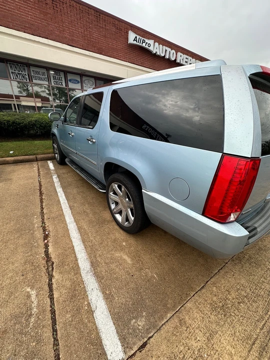 2011 Cadillac Escalade & EXT 3rd Gen - Image 2 of 21